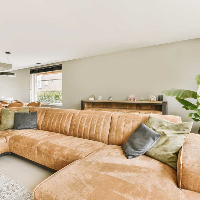 Four-bedroom villa with terrace