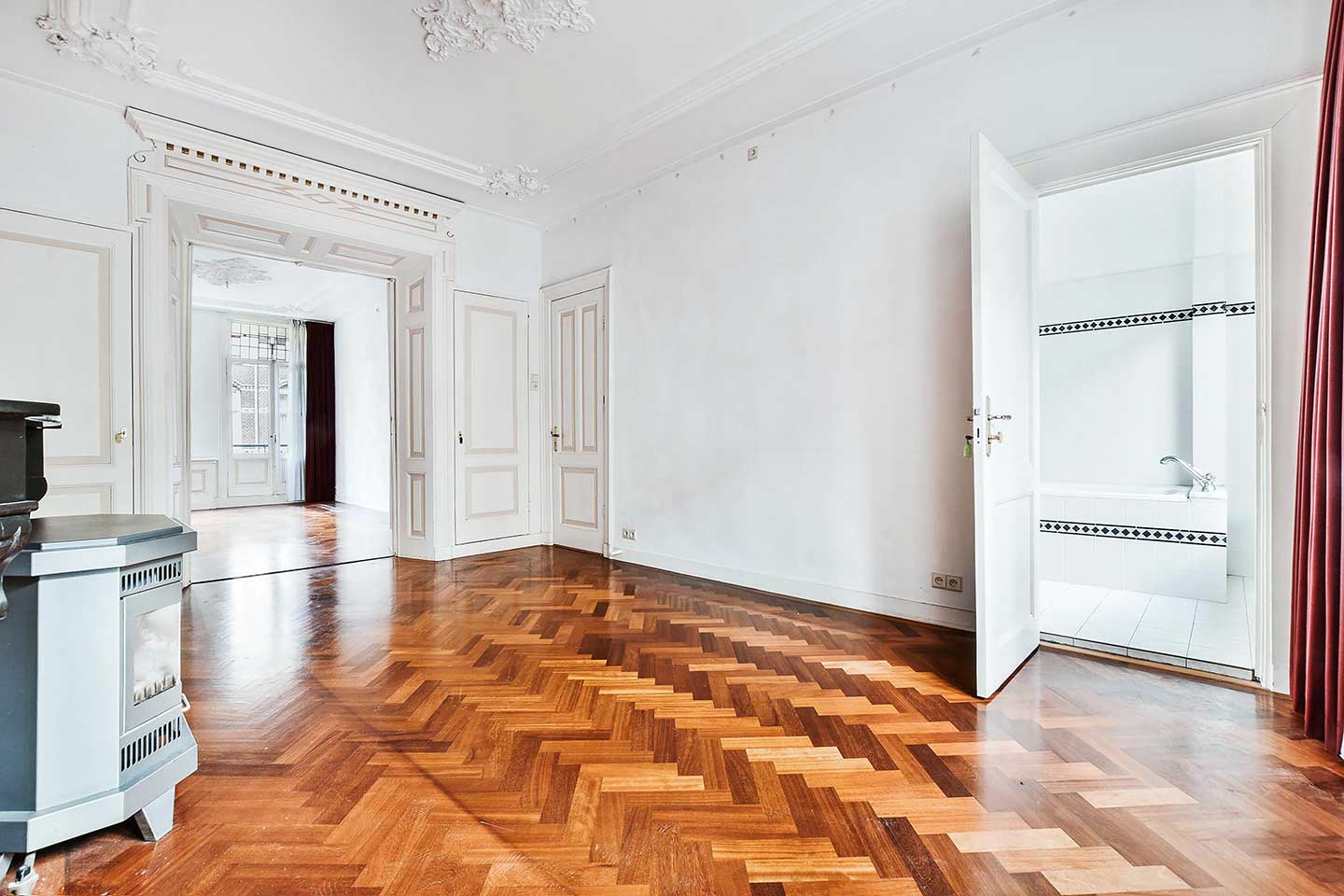 One-bedroom with parking